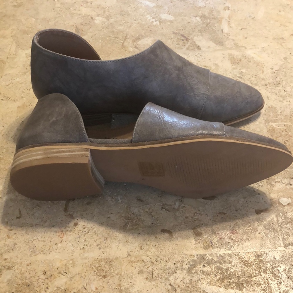 Designer Shoes - Picture 3 of 4